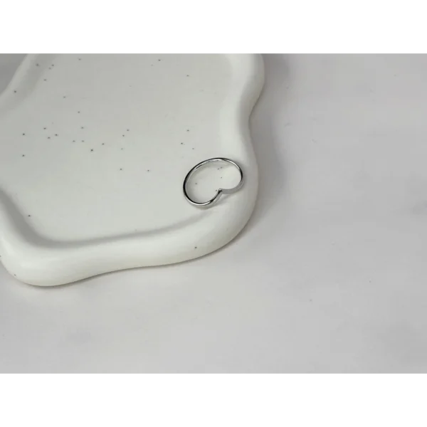 Anillo relieve