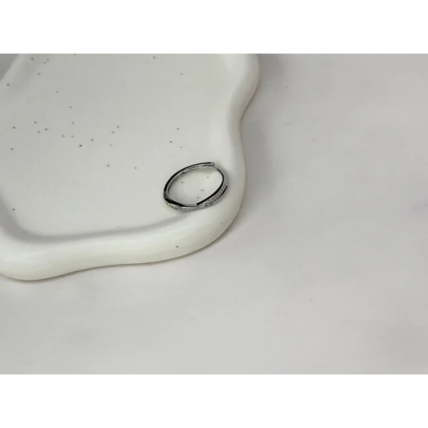 Anillo lineas de circonia